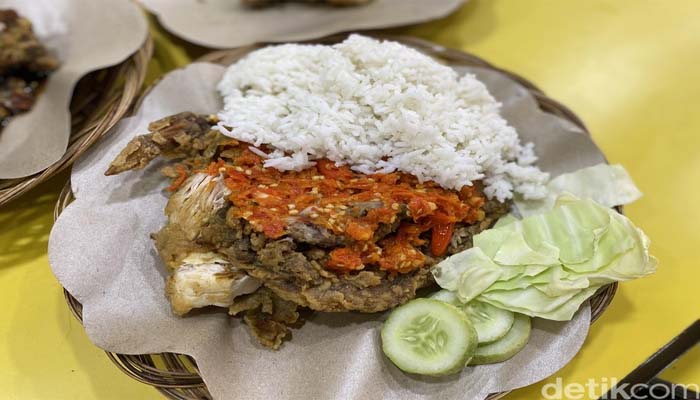 Di Ayam Geprek Jenderal Bisa Nambah Nasi Sepuasnya Gratis